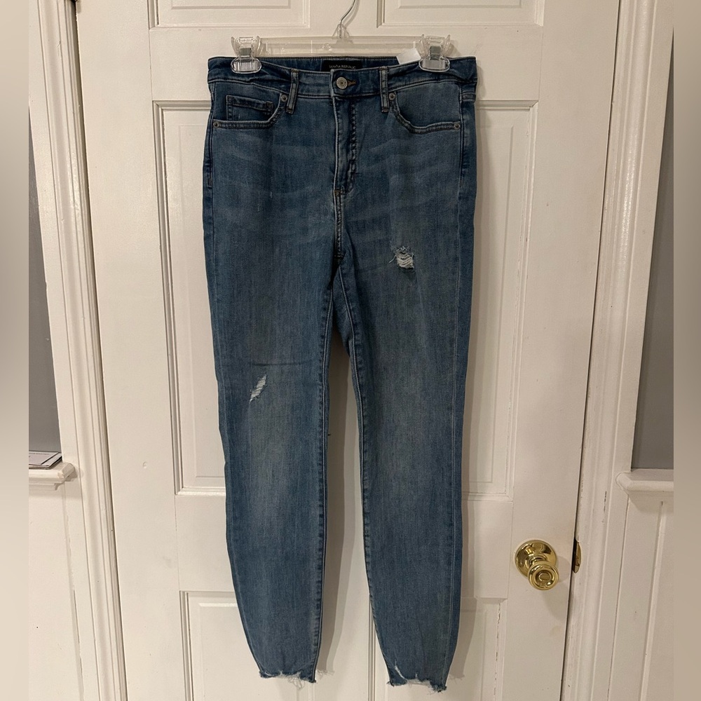 Banana Republic new condition distressed, skinny jeans… 28 inch waist size ￼6
